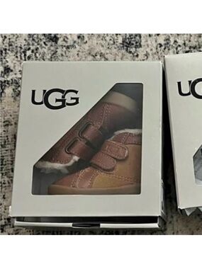 UGG Kids Chestnut Velcro Shearling-Trim Boots